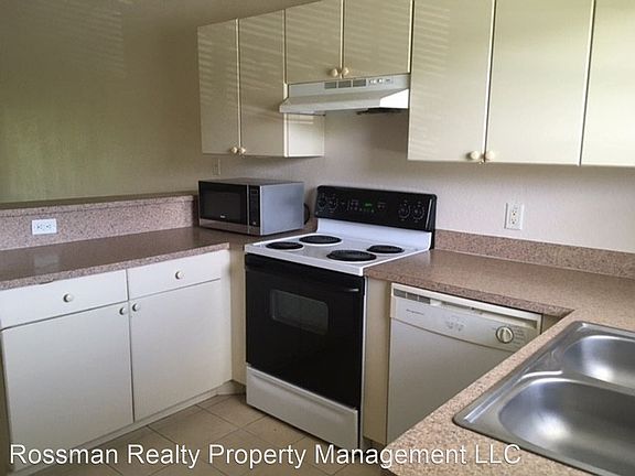 2nd image of 814 W 12th St #814