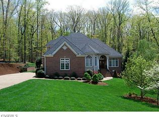 2812 Aylesford Dr, Midlothian, VA 23113