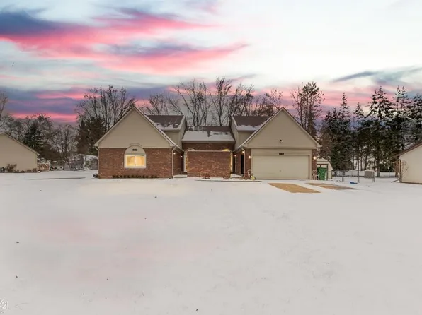 8737 22 Mile Rd, Utica, MI 48317