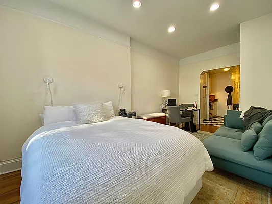 Rented by Oxford Property Group | media 26