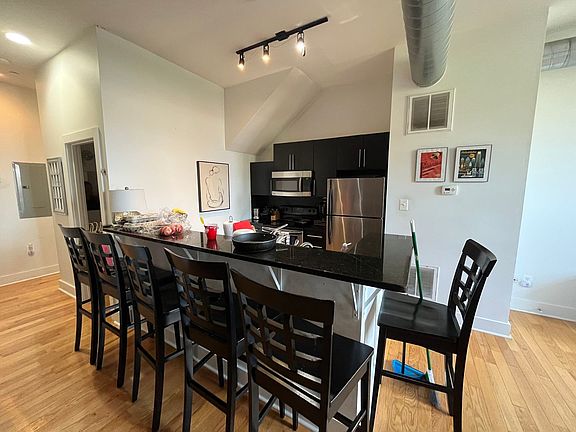 4th image of 2232 Christian St #2232F
