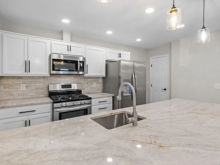 2302 Sorret Tree Ct — Photo 7
