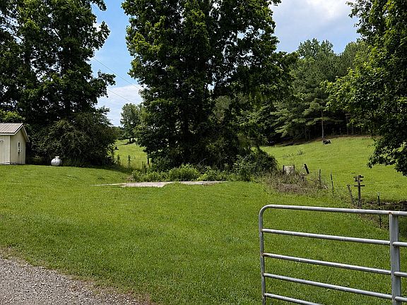 4th image of 383 Patterson Ln