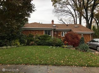 6 Townsend Pl, Syosset, NY 11791