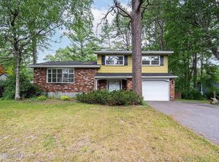 4 Ponderosa Dr, Voorheesville, NY 12186