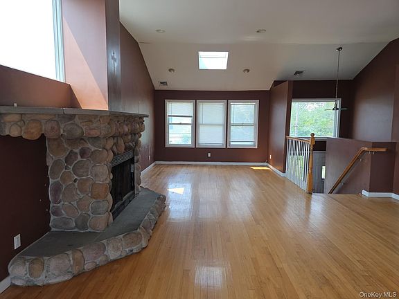 3rd image of 2871 Shore Road