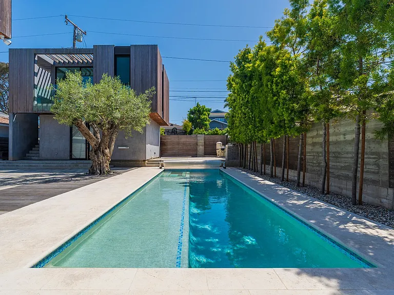 762 Rosecrans Ave — Photo 45