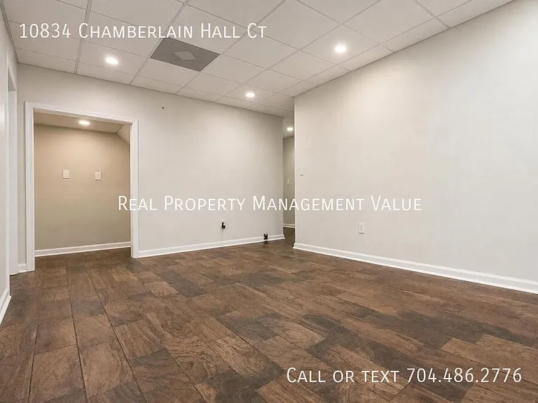 10834 Chamberlain Hall Ct — Photo 21