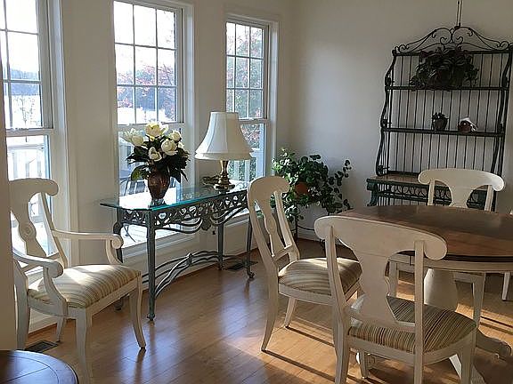 5th image of 226 Hidden Lake Dr
