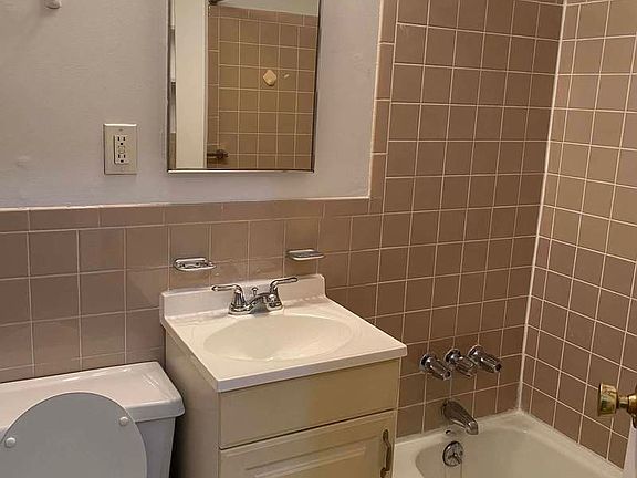 4th image of 160 E 91st St APT 3
