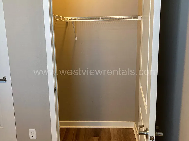 203 E Laurel St — Photo 65