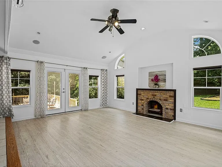 5291 Manhasset Cv — Photo 14