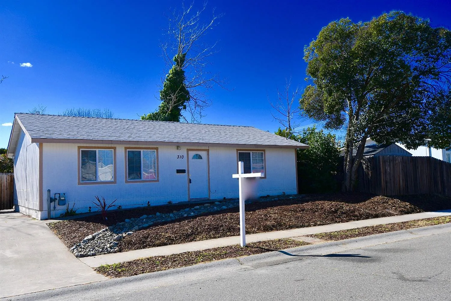 310 Hickory St photo 1