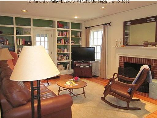2nd image of 86 Abney Cir