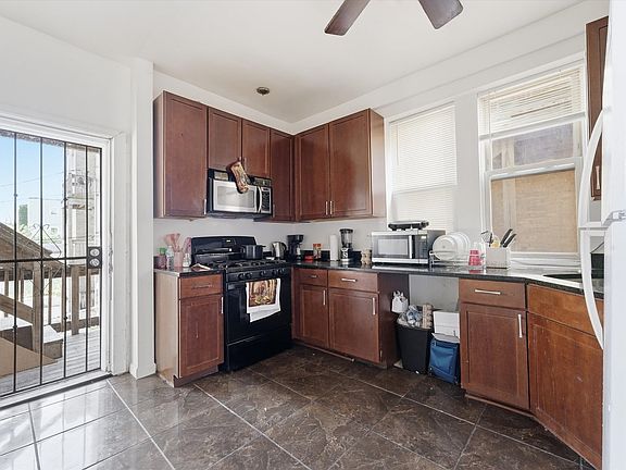 4th image of 2509 E 76th St Unit 1