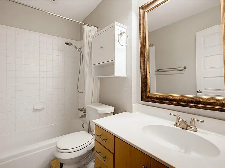 3815 Guadalupe St #208 — Photo 16