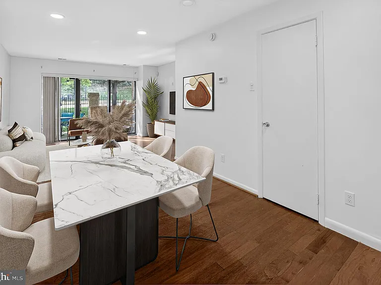 3030 Gentain Ct NE — Photo 2