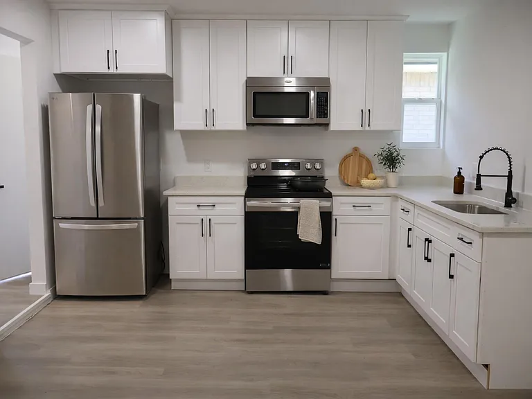 5602 Circlegate Dr #B — Photo 2