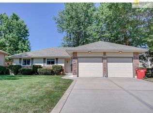 2804 S Cogan Dr, Independence, MO 64055