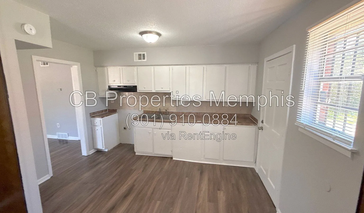 2 bed, 1.5 bath, 1072 sqft, $995 — Photo 2