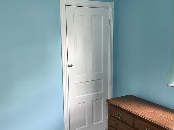 5th image of 1837 E Monmouth St