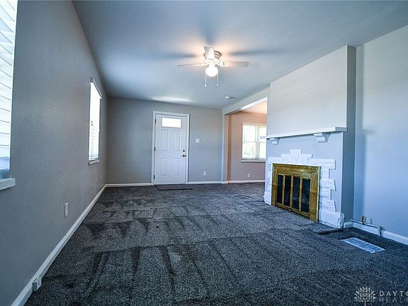 5th image of 220 Schuyler Dr