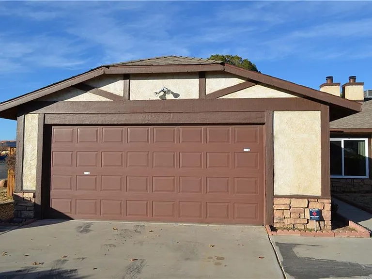 13073 Navajo Rd — Photo 1