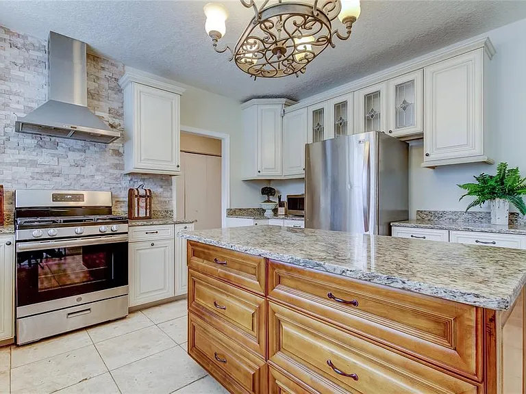 9401 Woodbay Dr — Photo 14