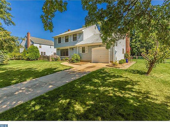 3rd image of 22 Tinsmith Ln