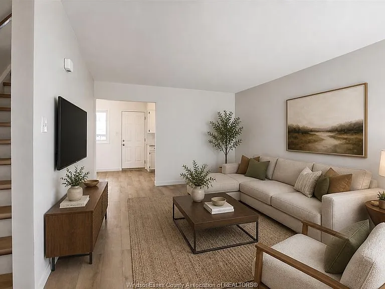 328 Fryer St — Photo 2