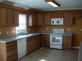 3rd image of 8296 Busickwood Dr