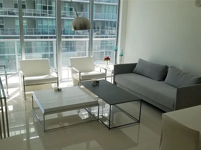 1111 SW 1st Ave #3516 — Photo 3