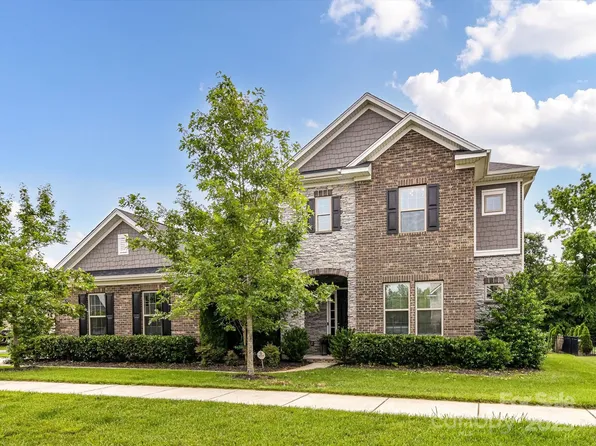 121 Enclave Meadows Ln, Weddington, NC 28104