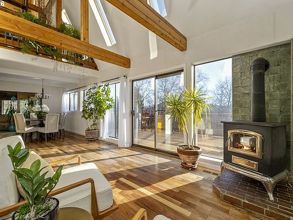5th image of 2704 Orchard Hill Ln