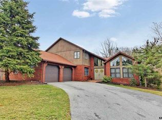 1321 Leafydale Dr, York, PA 17403