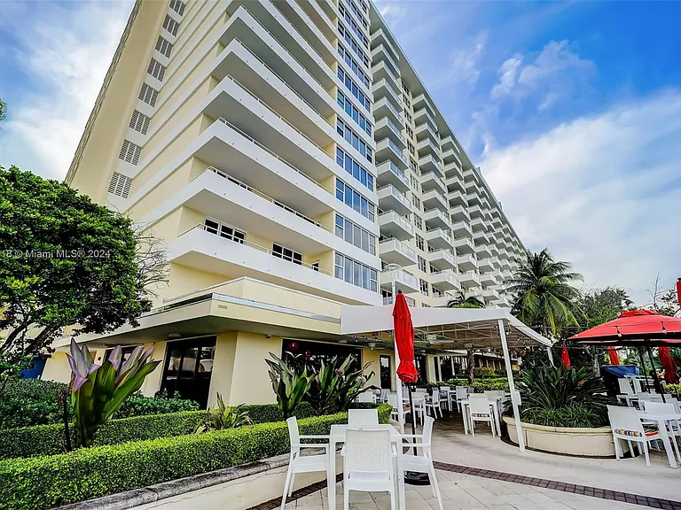 5600 Collins Ave #7W — Photo 7