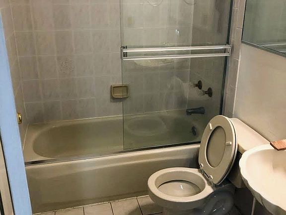 4th image of 320 Quintara St #1