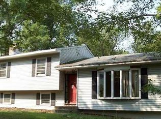 10 Monday Ln, Fishkill, NY 12524