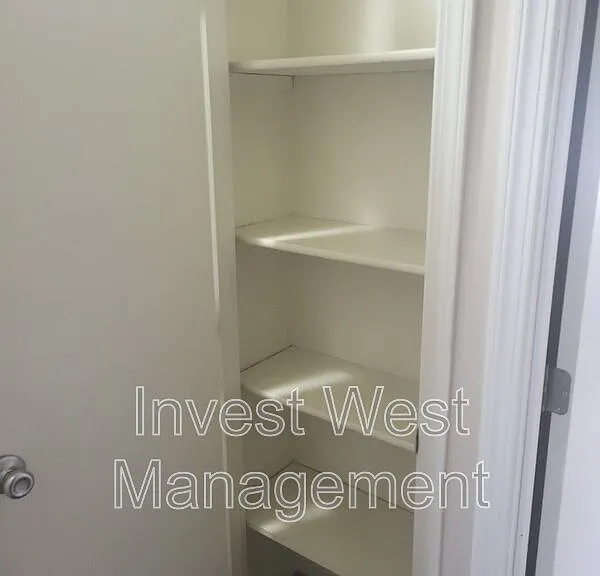 3331 NE 57th Ave #8 — Photo 5