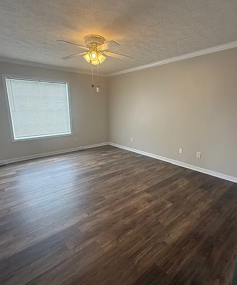 1048 Bridge Ave — Photo 3