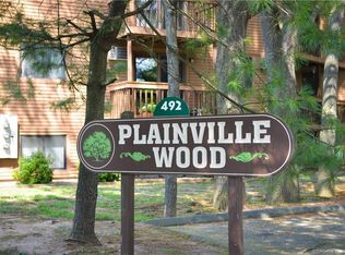 492 East St APT 5, Plainville, CT 06062