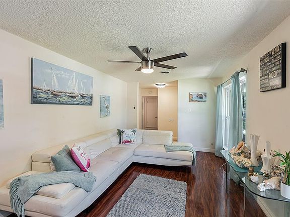 5th image of 3454 Mapledale Dr