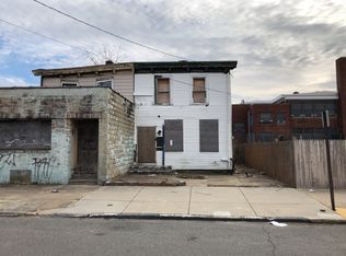 562 Walnut St, Camden, NJ 08103