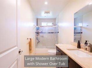 17724 Collins St, Encino, CA 91316