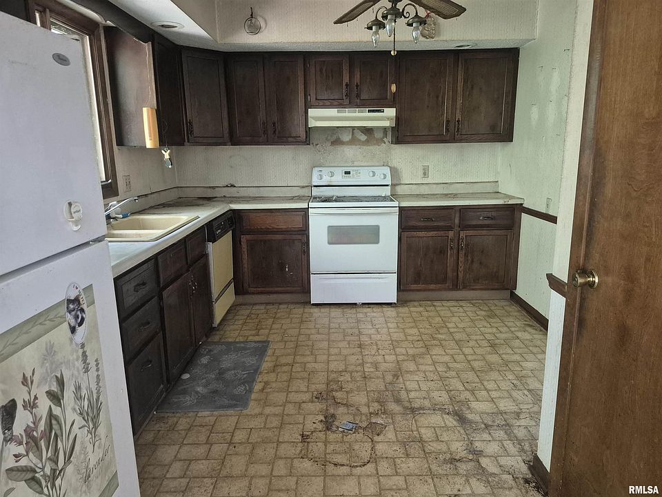 2nd image of 2825 Trenton Ct