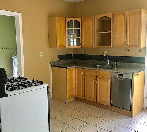 5th image of 2112 W 47th Ter