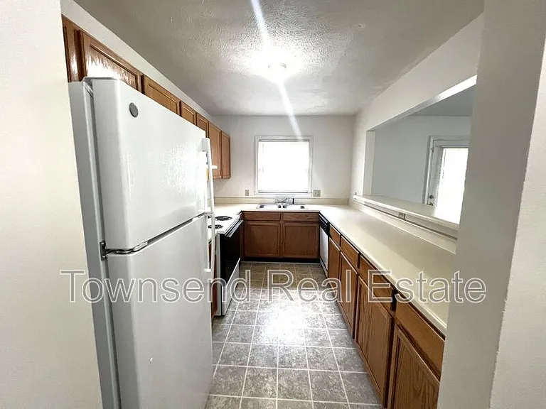 1044-2 Ancestry Dr — Photo 5
