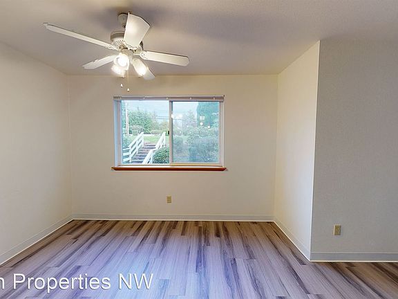 4th image of 18604 52nd Ave W #D105