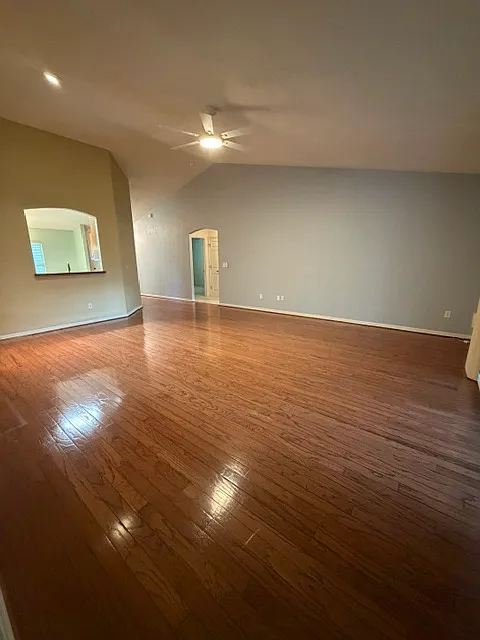 3 bed, 1540 sqft, $2,300 — Photo 3