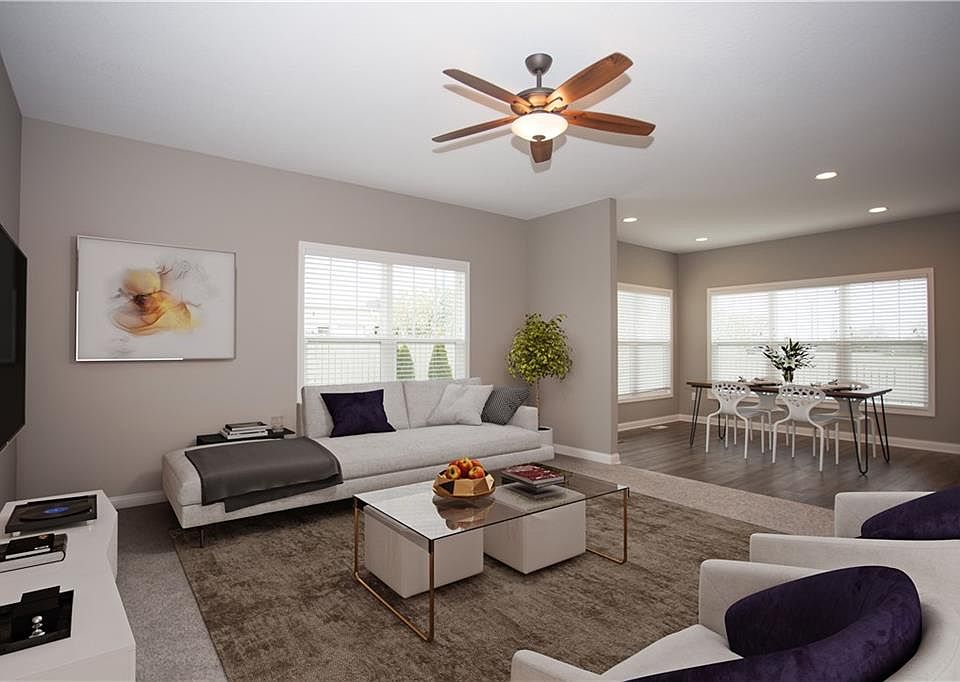 1st image of 120 SE Golden Harvest Dr
